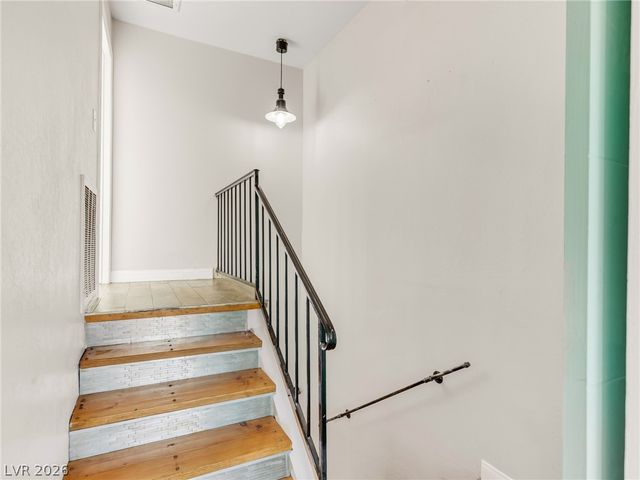 4036 Nook Way, Las Vegas, NV 89103