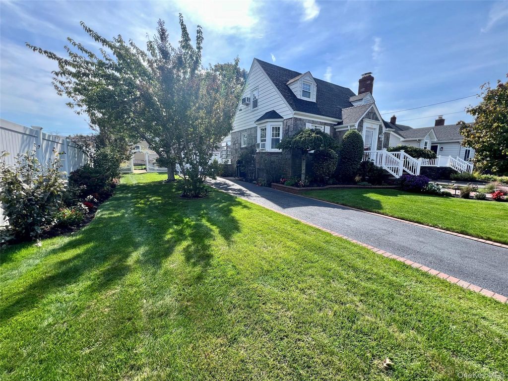 199 Claxton Avenue, Bellmore, NY 11710 — photo 2