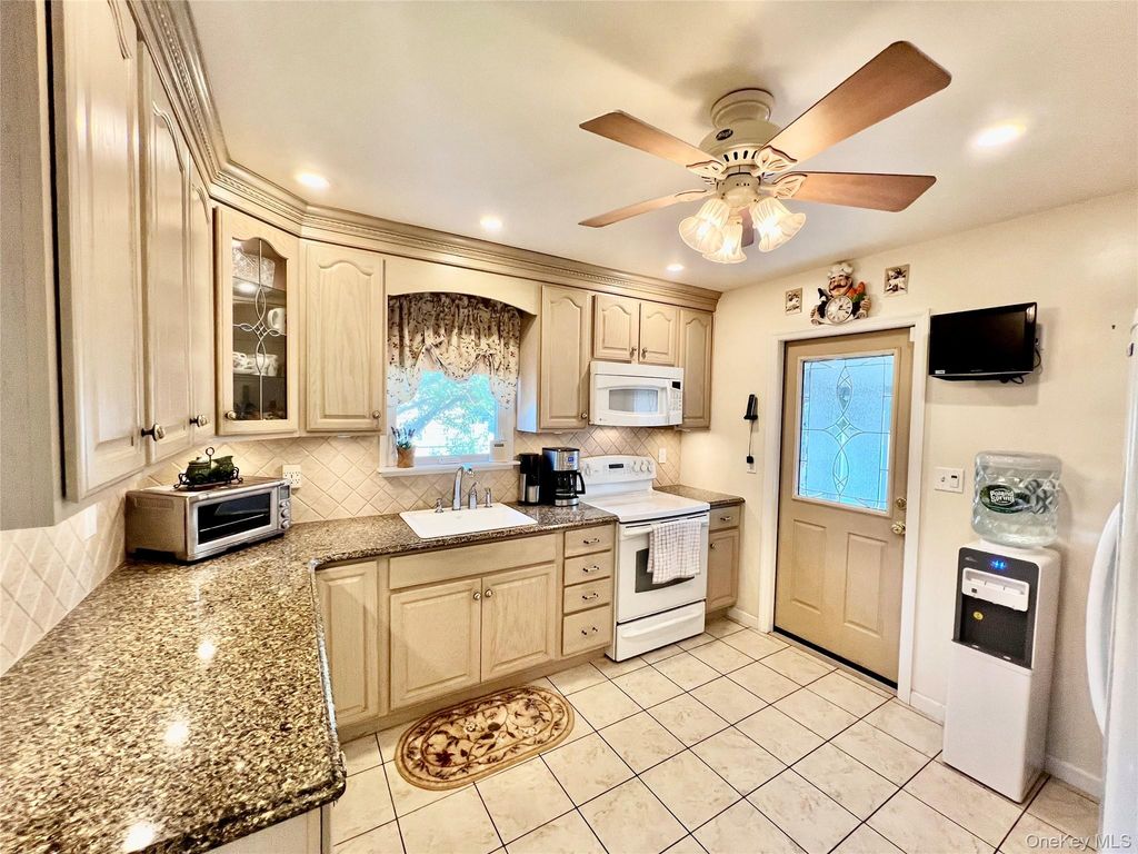 199 Claxton Avenue, Bellmore, NY 11710 — photo 3