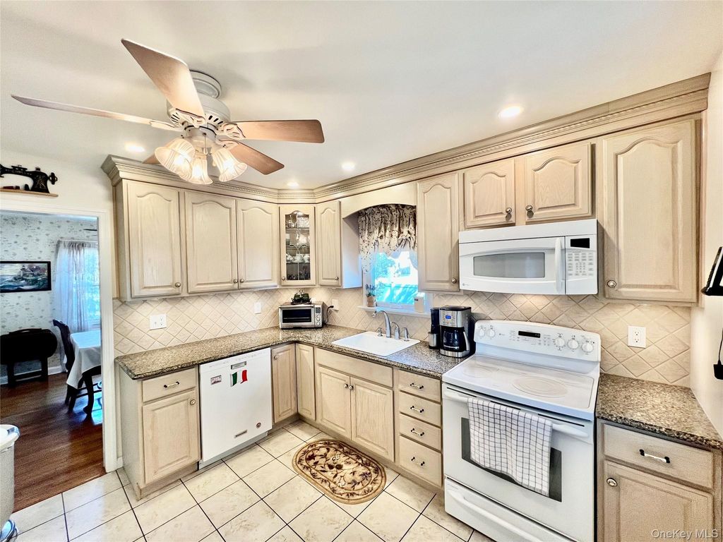 199 Claxton Avenue, Bellmore, NY 11710 — photo 4