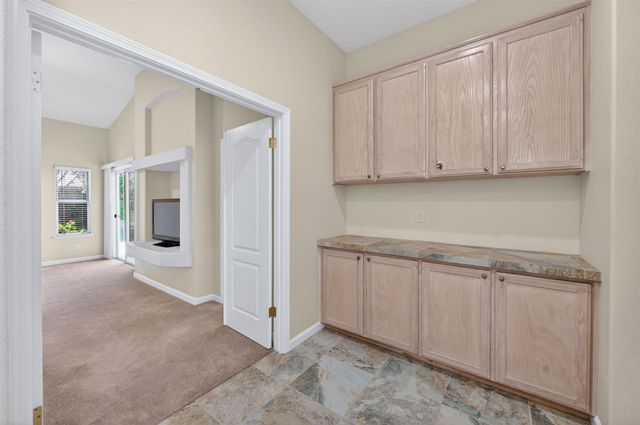 794 Applegate Avenue, Clovis, CA 93611