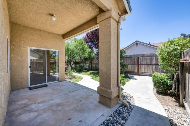 794 Applegate Avenue, Clovis, CA 93611