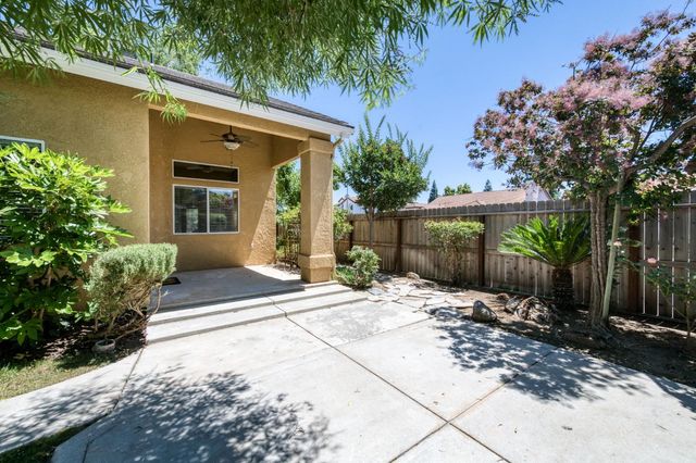 794 Applegate Avenue, Clovis, CA 93611