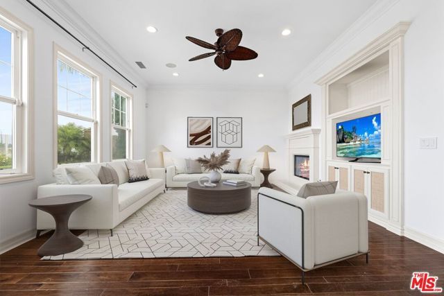 7391 Coastal View Drive, Los Angeles, CA 90045