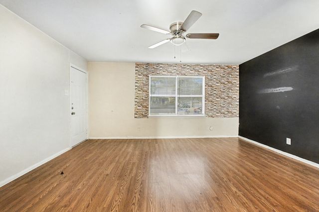 2216 Riverview Drive A-D, Irving, TX 75060