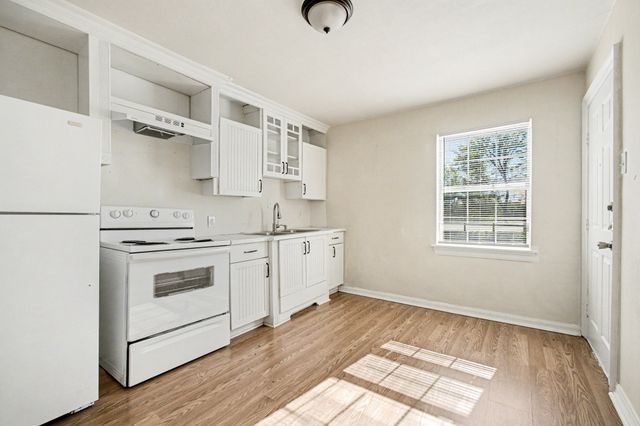 2216 Riverview Drive A-D, Irving, TX 75060