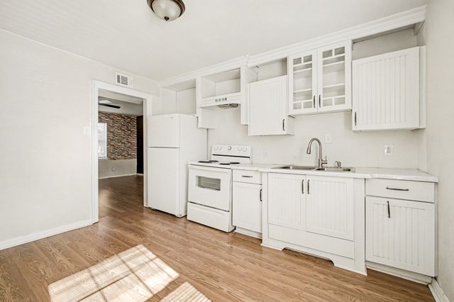 2216 Riverview Drive A-D, Irving, TX 75060