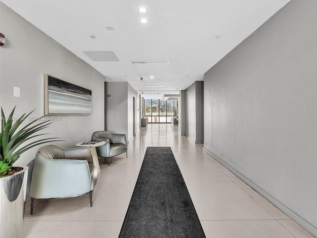 20379 W Country Club Drive 1437, Aventura, FL 33180