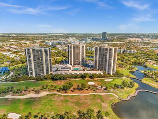 20379 W Country Club Drive 1437, Aventura, FL 33180