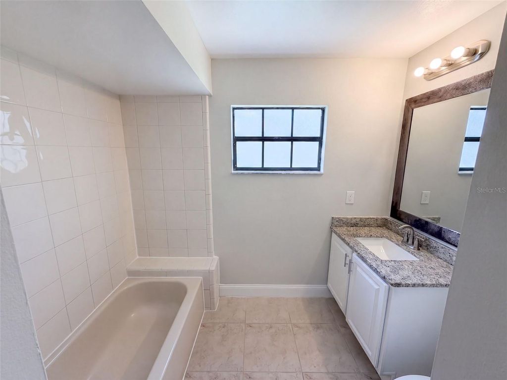 Image 16 of property listing at 14725 EAGLES CROSSING DRIVE, Orlando, FL 32837
