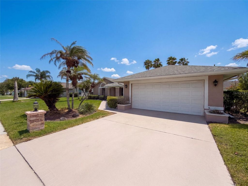 Image 22 of property listing at 14725 EAGLES CROSSING DRIVE, Orlando, FL 32837