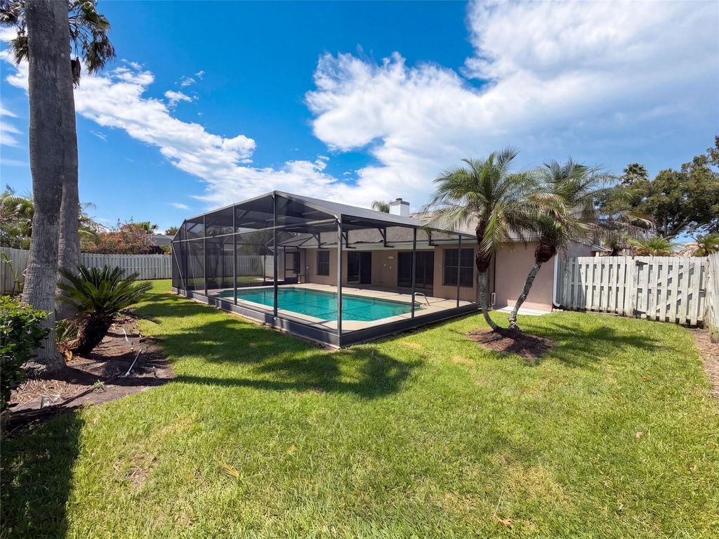Image 5 of property listing at 14725 EAGLES CROSSING DRIVE, Orlando, FL 32837