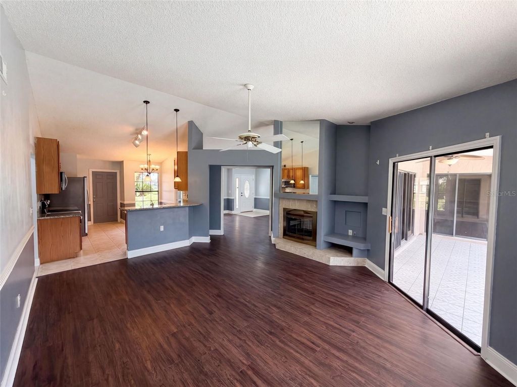 Image 6 of property listing at 14725 EAGLES CROSSING DRIVE, Orlando, FL 32837