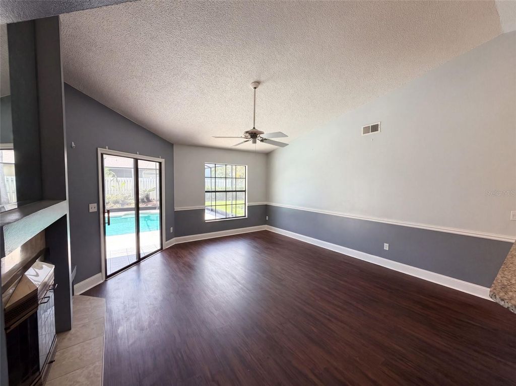 Image 9 of property listing at 14725 EAGLES CROSSING DRIVE, Orlando, FL 32837