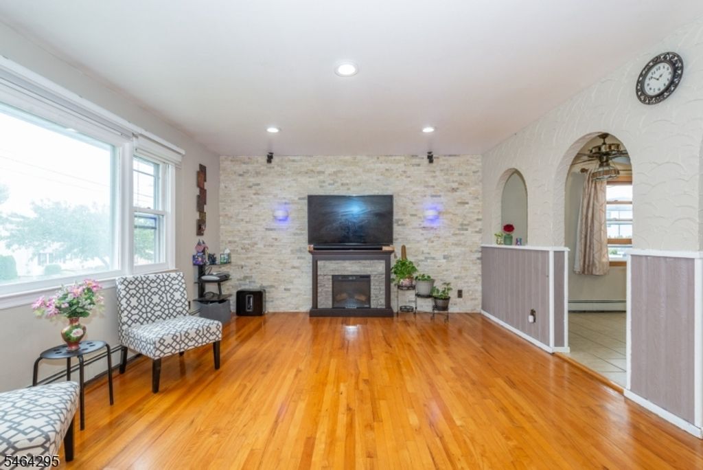 34 Meadow Ln, Clifton City, NJ 07012 — photo 4