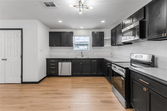 206 S Lyons Street, Lake Charles, LA 70601