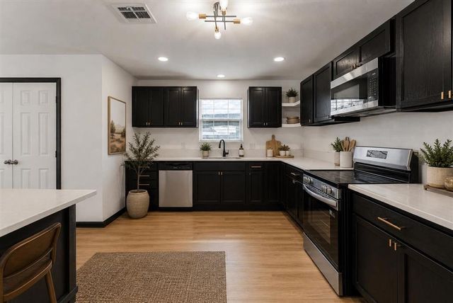 206 S Lyons Street, Lake Charles, LA 70601