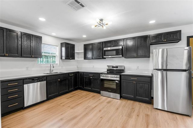 206 S Lyons Street, Lake Charles, LA 70601