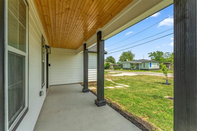 206 S Lyons Street, Lake Charles, LA 70601