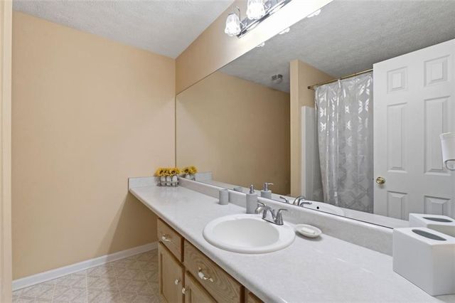 811 Overlook Trail, Canton, GA 30115
