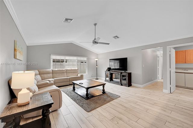 9841 SW 1st St 9841, Plantation, FL 33324