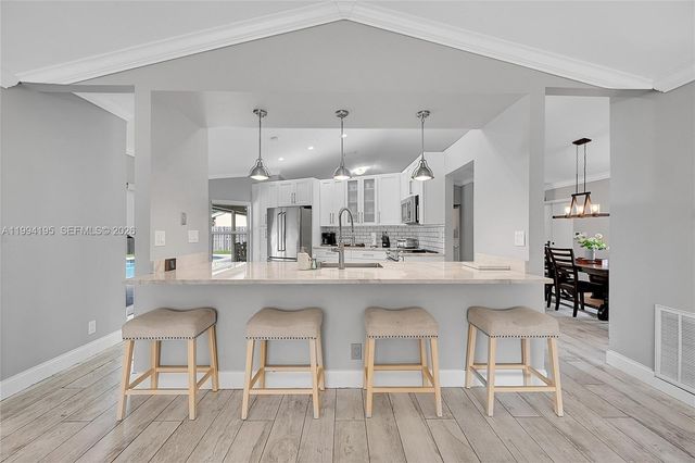 9841 SW 1st St 9841, Plantation, FL 33324