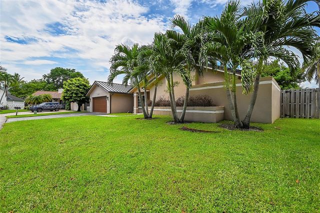 9841 SW 1st St 9841, Plantation, FL 33324