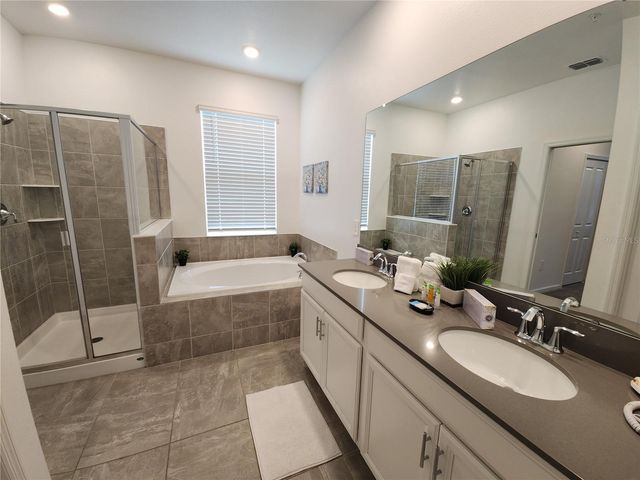 8885 CABOT CLIFFS DRIVE 104, Davenport, FL 33896