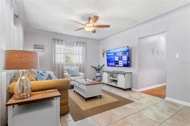 5596 100TH WAY N, St Petersburg, FL 33708