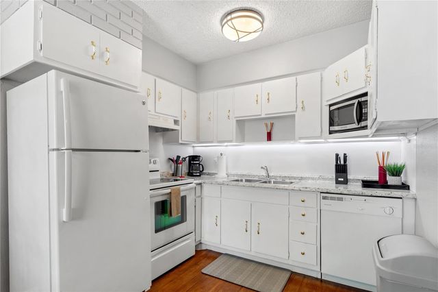 5596 100TH WAY N, St Petersburg, FL 33708