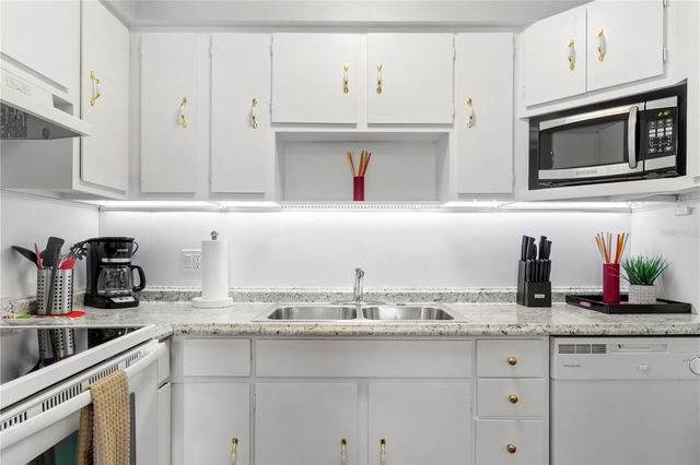 5596 100TH WAY N, St Petersburg, FL 33708