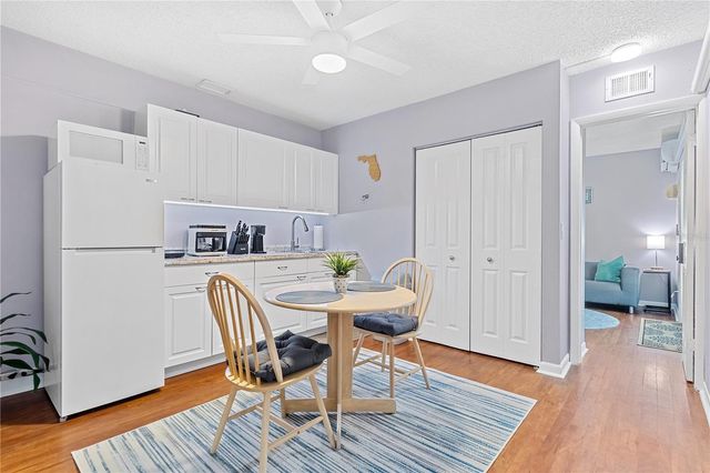 5596 100TH WAY N, St Petersburg, FL 33708