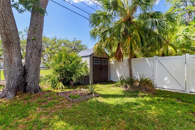 5596 100TH WAY N, St Petersburg, FL 33708