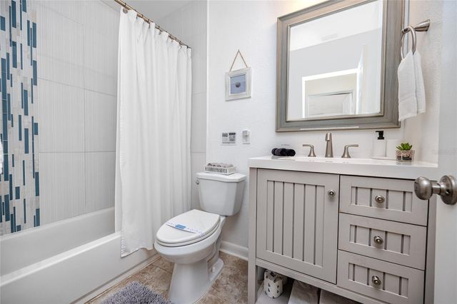 5596 100TH WAY N, St Petersburg, FL 33708