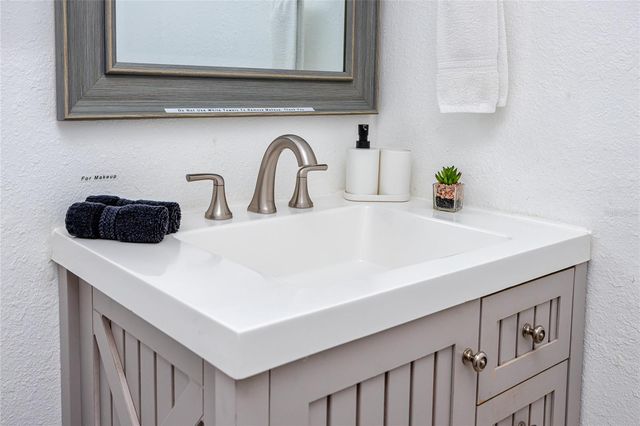 5596 100TH WAY N, St Petersburg, FL 33708