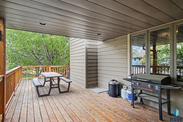 3808 S Kris Dr Drive, Sioux Falls, SD 57103