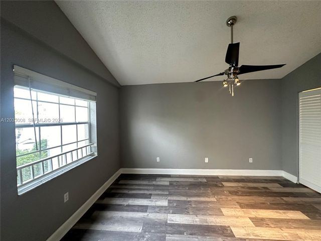 2871 N Oakland Forest Dr 308, Oakland Park, FL 33309