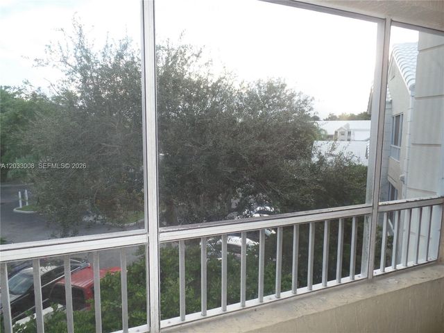 2871 N Oakland Forest Dr 308, Oakland Park, FL 33309