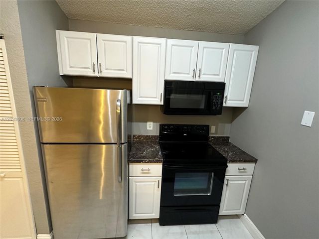2871 N Oakland Forest Dr 308, Oakland Park, FL 33309