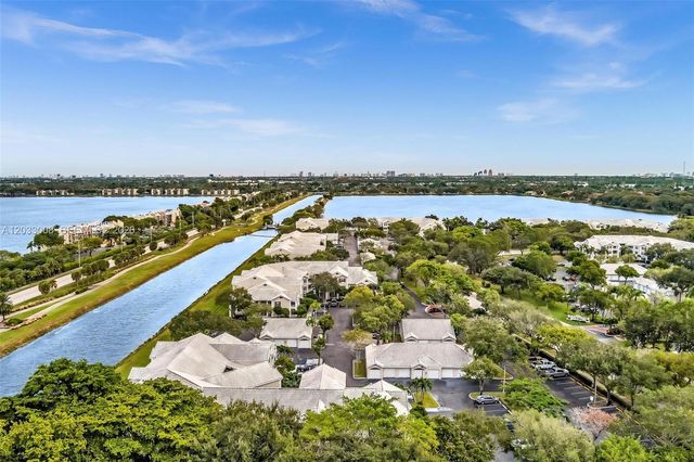 2871 N Oakland Forest Dr 308, Oakland Park, FL 33309