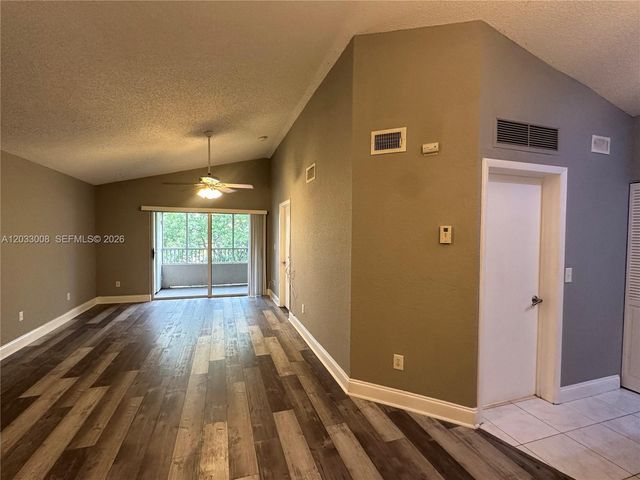 2871 N Oakland Forest Dr 308, Oakland Park, FL 33309