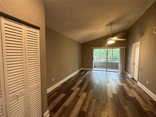 2871 N Oakland Forest Dr 308, Oakland Park, FL 33309