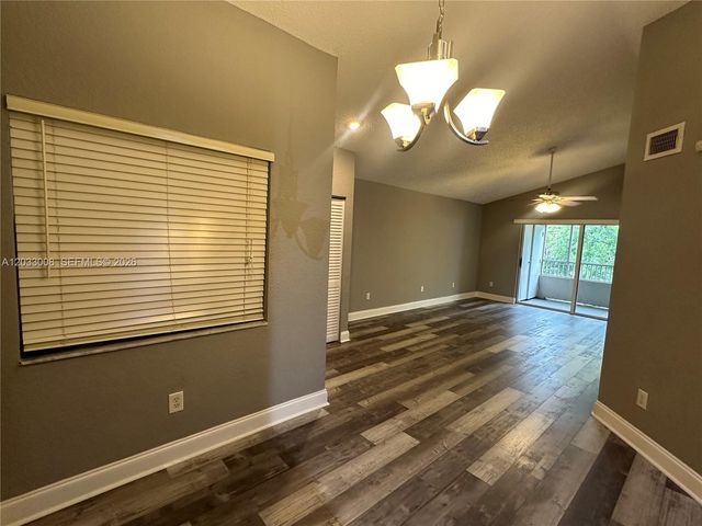 2871 N Oakland Forest Dr 308, Oakland Park, FL 33309