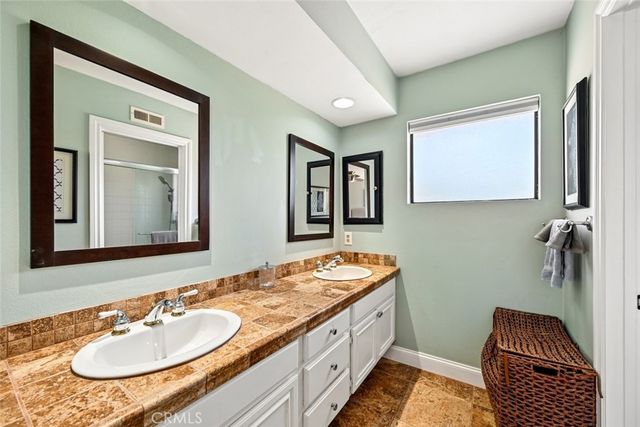 1359 Knoll Drive, Oceanside, CA 92054