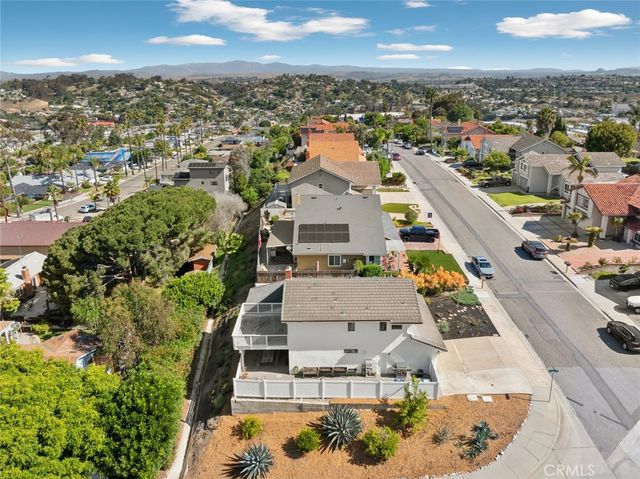 1359 Knoll Drive, Oceanside, CA 92054