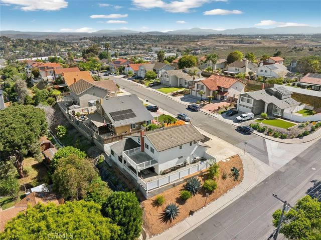 1359 Knoll Drive, Oceanside, CA 92054