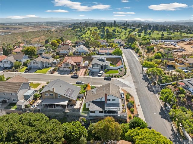 1359 Knoll Drive, Oceanside, CA 92054