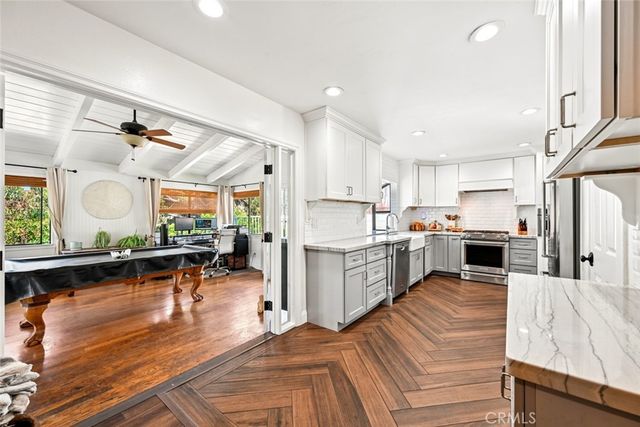 1359 Knoll Drive, Oceanside, CA 92054