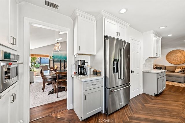 1359 Knoll Drive, Oceanside, CA 92054