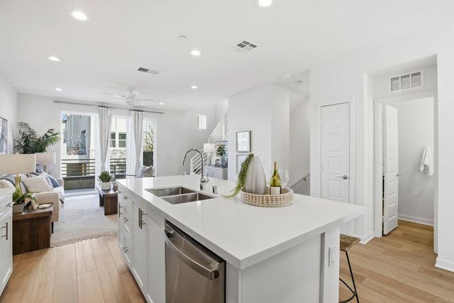 6140 Colt Place 103, Carlsbad, CA 92009